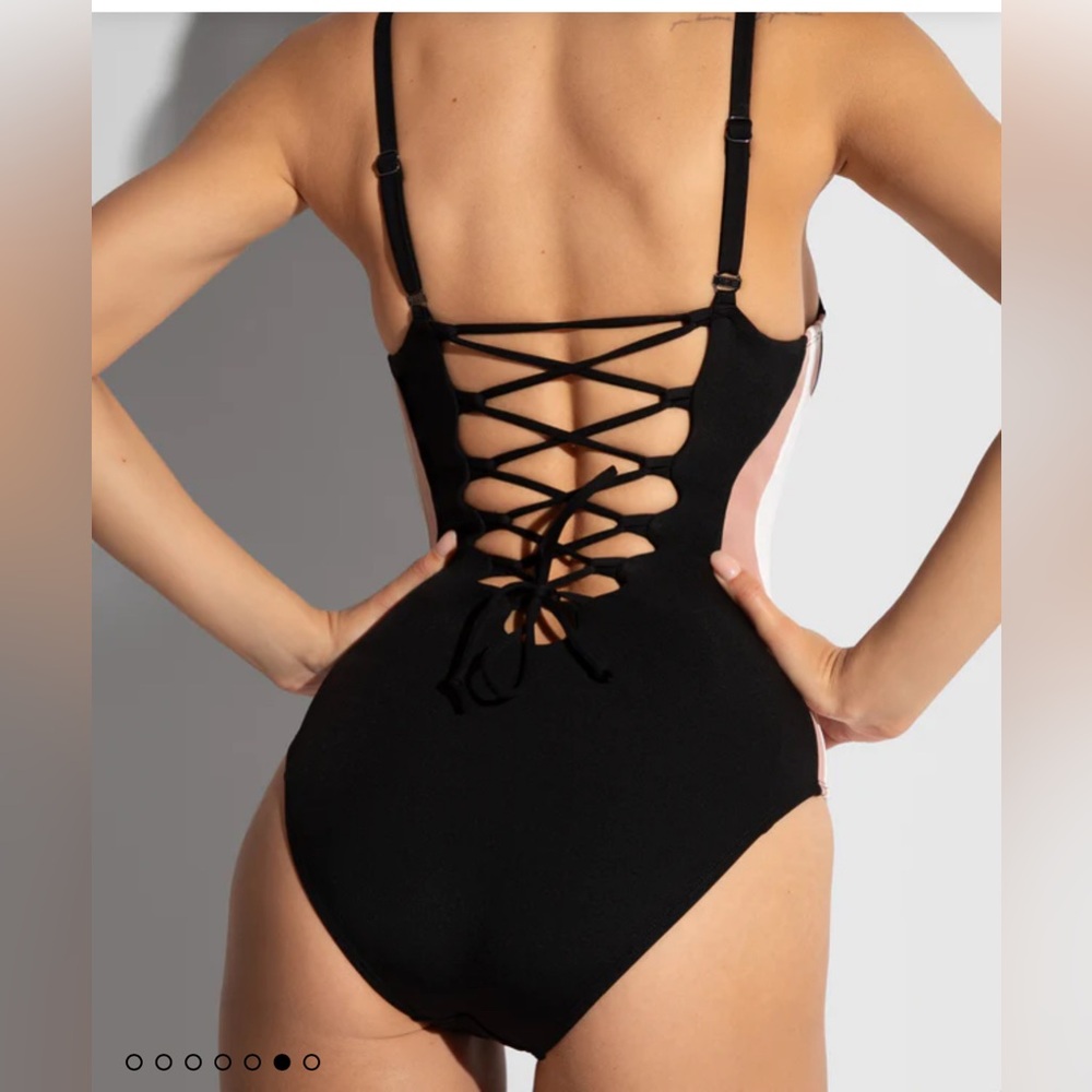 TA3 Plungey Triangle swimsuits - Picture 3 of 12